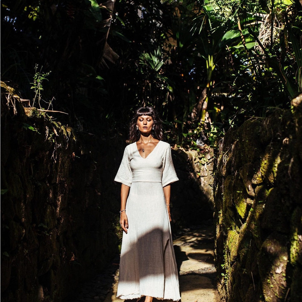 Boho lace up backless Cristal de Floresta Cotton Cream dress by aya sacred wear - Picture 4 of 7